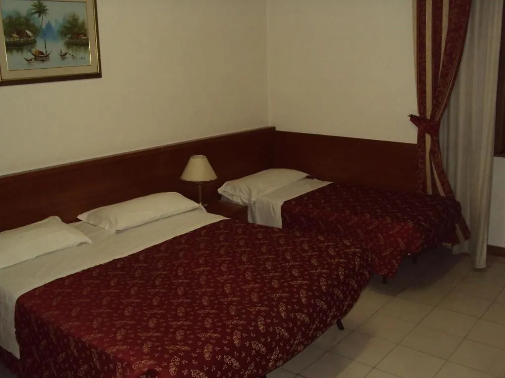 **  Hotel Marsala Roma Italia