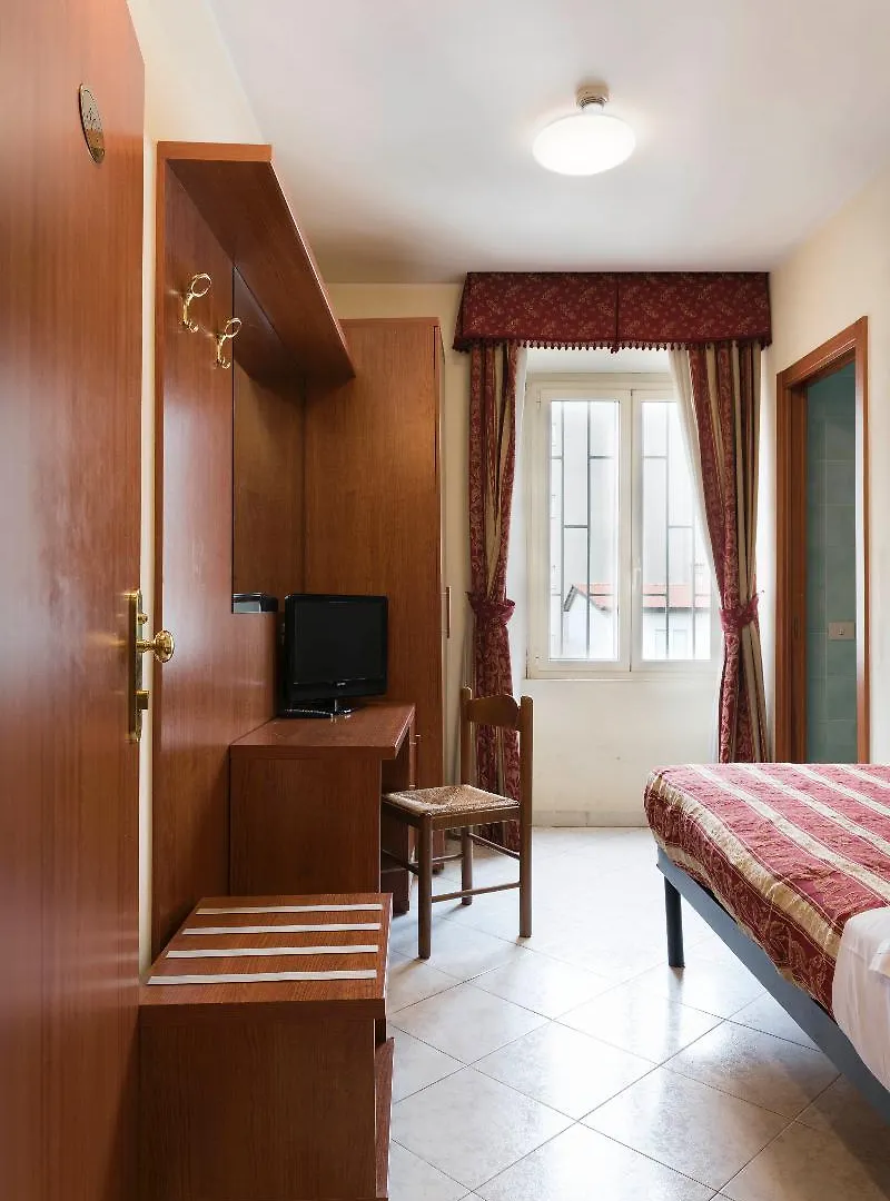 **  Hotel Marsala Roma Italia